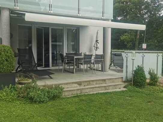 Von Privat! Neuw. Exkl. 3-Zi.-EG Whg mit EBK, Gartensauna, Stellplatz keine € 14.000,- Maklergebühr