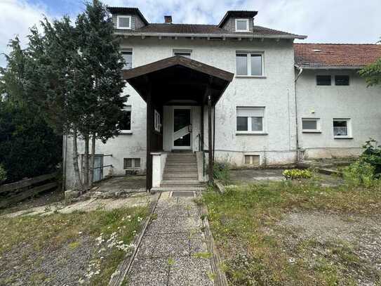 Geräumiges, preiswertes 10-Zimmer-Mehrfamilienhaus mit EBK in Korbach