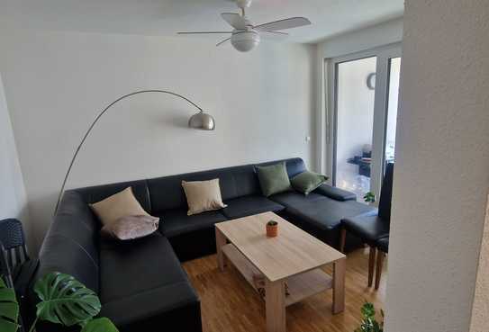 350 € - 14 m² - 1.0 Zi.
2 Zimmer in einer 3er-WG frei. Beginn ab Dezember. Preis pro Zimmer. 6min zu