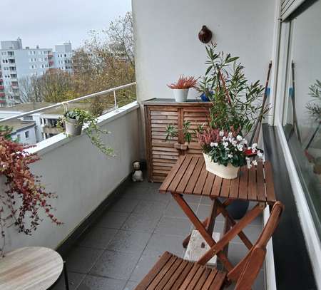 Ansprechende 1-Zimmer-Wohnung mit gehobener Innenausstattung mit Balkon und Einbauküche in Dortmund