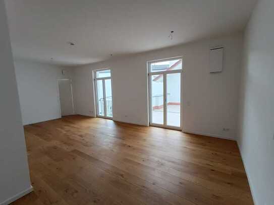 Neubau - Stilvolle 2-Zimmer-Wohnung mit Balkon & Küche in München