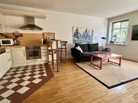 Traumhafte Wohnung im Landhaus mit großzügigem Balkon am Aumühle-Waldrand - vermietet