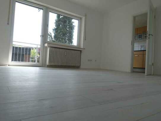 Grimlinghausen, helles Appartement, 1 Zimmer, Küche, Diele, Bad, Balkon, Abstellraum