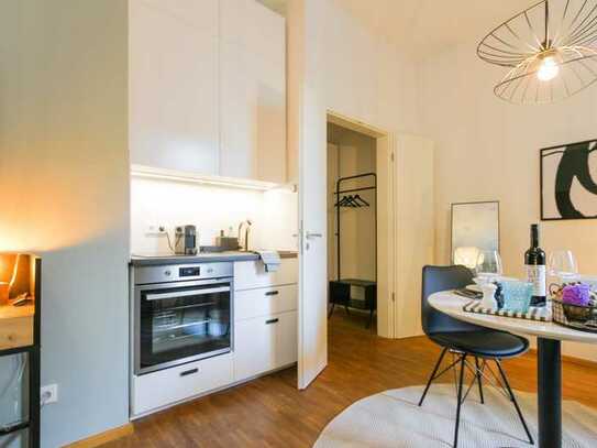 Apartment möbliert (furnished) mit gehobener Ausstattung in kernsaniertem Jugendstil