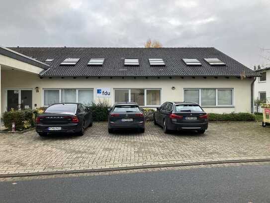 Preiswerte Bürofläche im EG 220 qm in top Lage / Isernhagen Kirchhorst