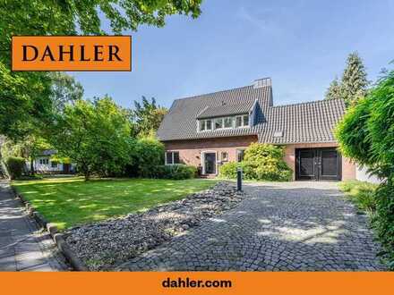 Freistehende Villa mit traumhaftem Grundstück in bester Stadtwaldlage