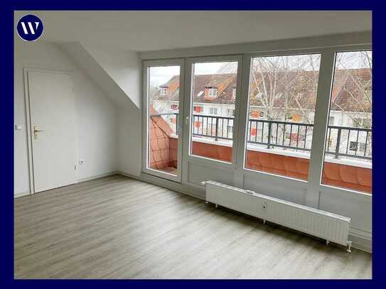 *NEU*NEU*NEU: Renovierte 3 Zimmer mit Balkon, leichte Schrägen, neuer Boden, neues, modernes Bad