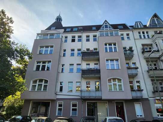 Top-Citylage zw. U-/S-Bhf. Heidelberger Platz u. Bundesplatz - Vollständig sanierte EG-Altbauwohnung