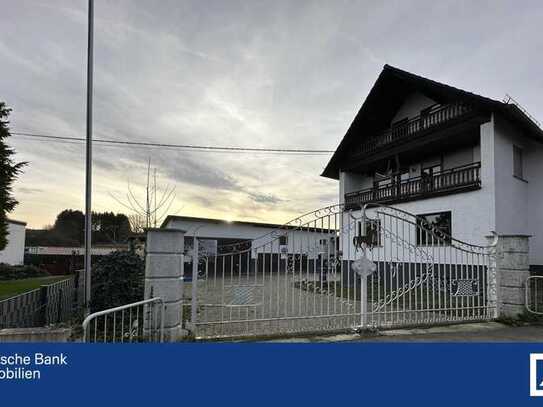 Charmantes Doppelhaus mit Stallungen und großem Grundstück – Landleben pur im Westerwald