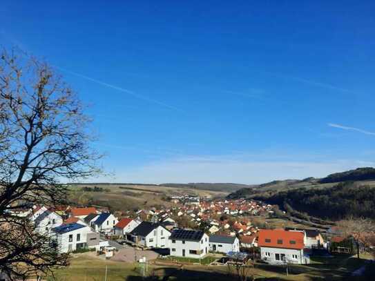 Attraktive 3 Zimmerwohnung mit Balkon und Aussicht I ERSTBEZUG