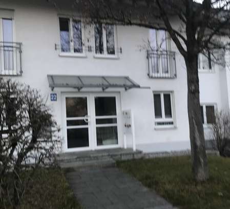 Gepflegte 2-Zimmer-Wohnung mit Balkon und EBK in Germering / 15 Gehmin. zur S-Bahn Harthaus