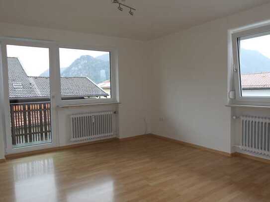 *** Sehr schön geschnittene 3-Zimmer-Wohnung mit phänomenalem Bergblick und Südbalkon in Inzell ***