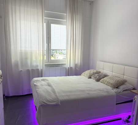 Gemütliche und attraktive 1-Zimmer-Wohnung mit Einbauküche in Stolberg, Erstbezug nach Sanierung
