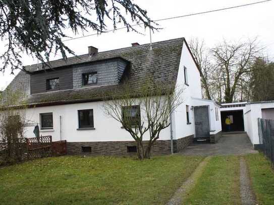 ***EINFAMILIENHAUS MIT GROßEM GARTEN UND GARAGE IN KRUFT***