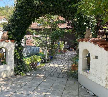 Ansprechende und gepflegte 5-Raum-Wohnung mit Balkon und Einbauküche in Wartenberg