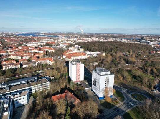 Schöne 4-Raum Wohnung mit Einbauküche in zentraler Lage