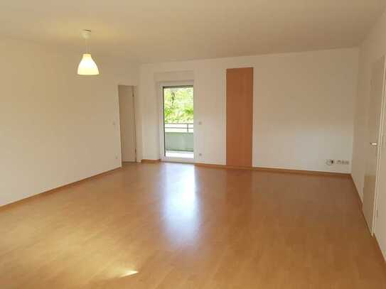 Attraktive 2-Zimmer-Hochparterre-Wohnung mit Balkon und EBK in Bielefeld