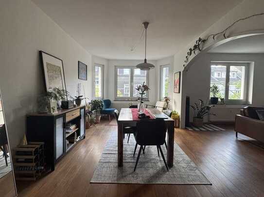 Helle, sanierte Altbauwohnung mit Balkon und Stellplatz