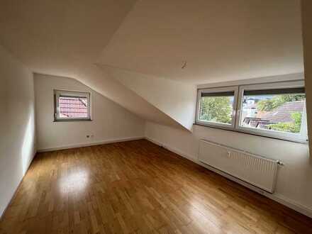 Ansprechende 3-Zimmer-Wohnung mit EBK in Stuttgart WG-geeignet
