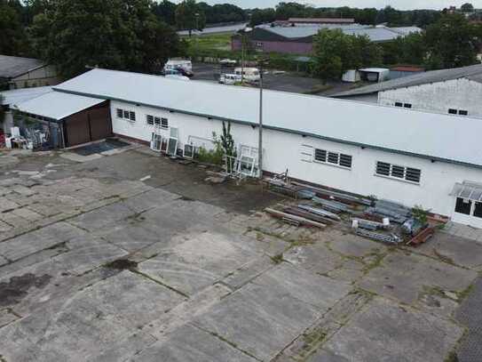 Befahrbare Lagerhalle mit Außenstellfläche