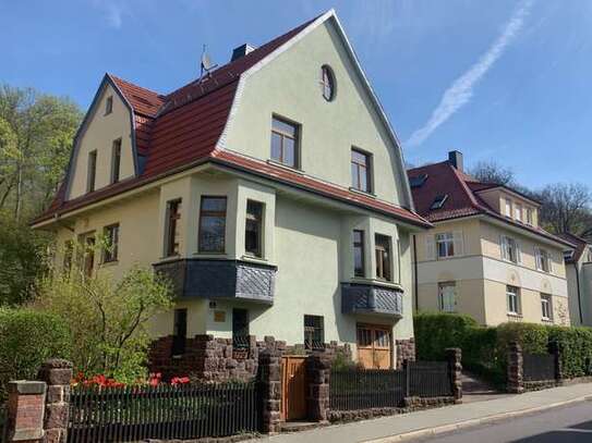 Helle Wohnung im Obergeschoss einer alten Villa mit Terrasse im Südviertel Eisenachs