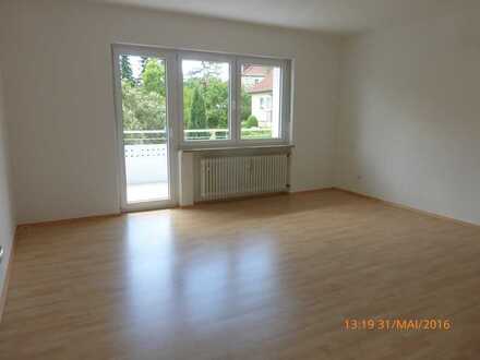 Freundliche 3 Zimmerwohnung mit Süd-Balkon in Gerbrunn (Uni-Nähe)