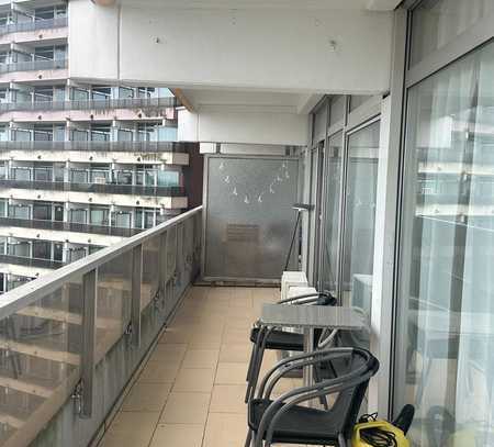 Exklusive, modernisierte 3-Raum-Wohnung mit gehobener Innenausstattung mit Einbauküche in Köln Sülz