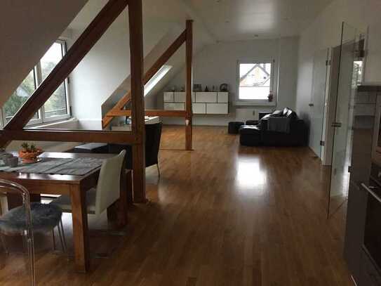 Stilvolle 2-Zimmer-Dachgeschosswohnung in Düsseldorf