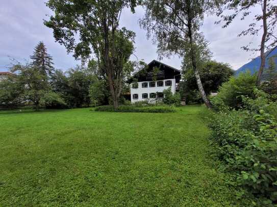 GR. HAUS MIT WEITEREM BAURECHT IN IDYLLISCHER LAGE, JEDOCH MITTEN IN UNTERWÖSSEN