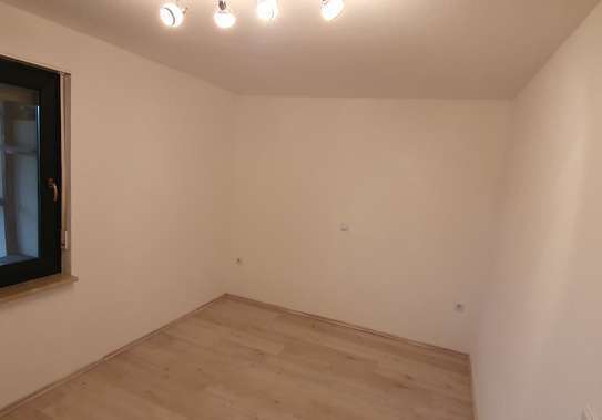 Freundliche 2-Zimmer-Einliegerwohnung mit Terrasse und EBK in Horb am Neckar (Bittelbronn)