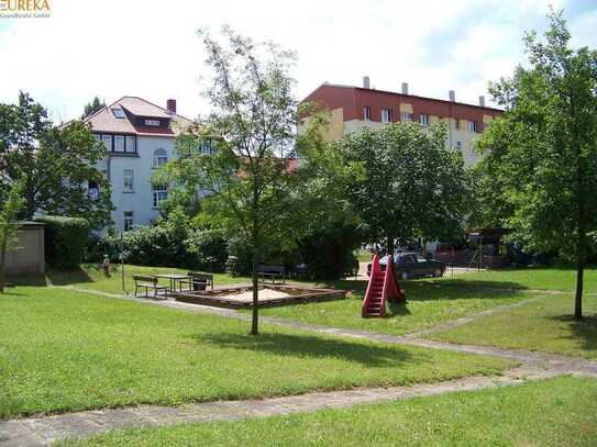 Attraktiv für Eigennutzer und Anleger! Hübsche freie Stadtwohnung m. Tageslichtbad und Balkon !