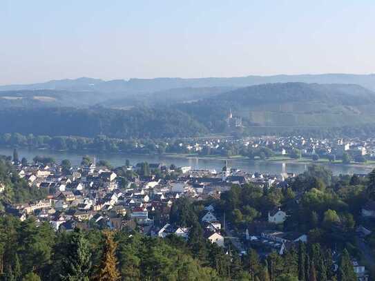 Besondere Wohnung mit fantastischem Ausblick ins Rheintal