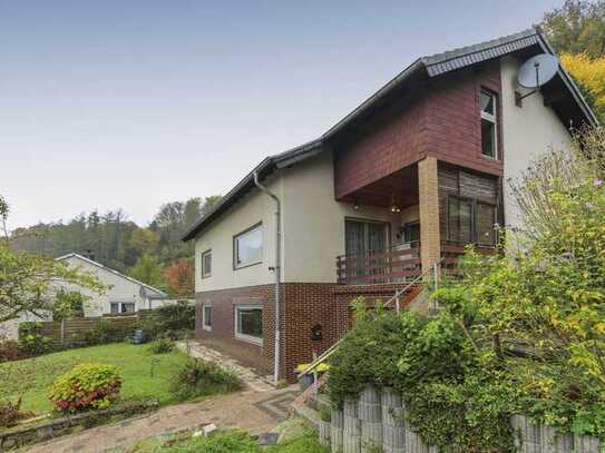 Großes Einfamilienhaus mit viel Potenzial und Gestaltungsmöglichkeiten in Windeck-Schladern