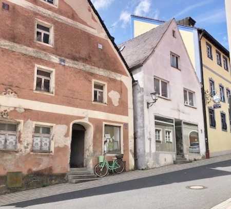 2 Häuser - vollrenovierungsbedürftig mit Geschäftshaus