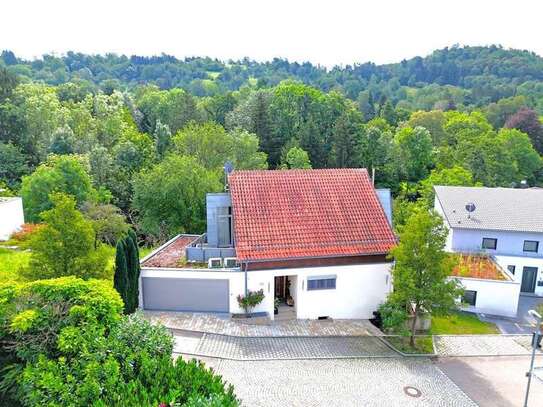 Luxuriöses Einfamilienhaus in exponierter Waldrandlage