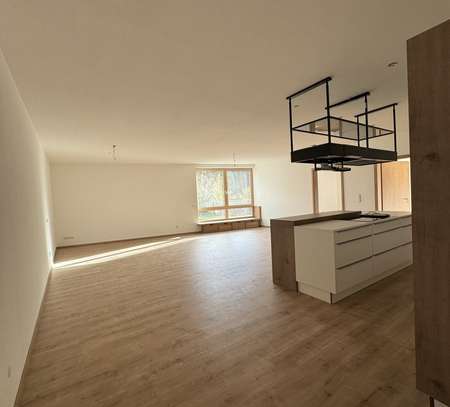 Neubau 3-Zimmer-Wohnung im Grünen - einziehen und wohlfühlen