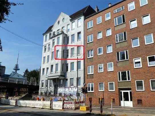 KIELER ZENTRUMSNÄHE: Vermietete + modernisierungsbedürftige 3-Zimmer-ETW mit Balkon OTTO STÖBEN GMBH