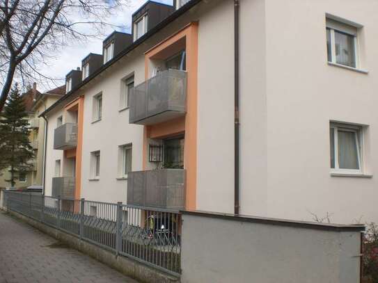 Sonnige drei Zimmer Wohnung in München, Pasing