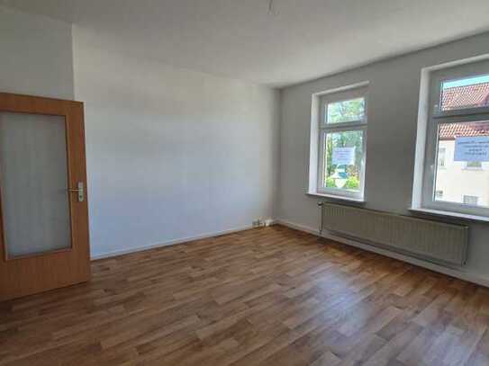 Großzügige 2-Zimmer-Wohnung mit separater Küche!