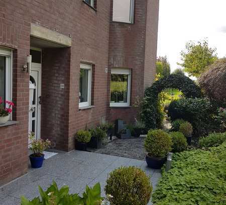 Wohnen im Grünen Erdgeschoß 4-Zimmer-Maisonette-Wohnung Garten Terrasse Garage Stellplatz