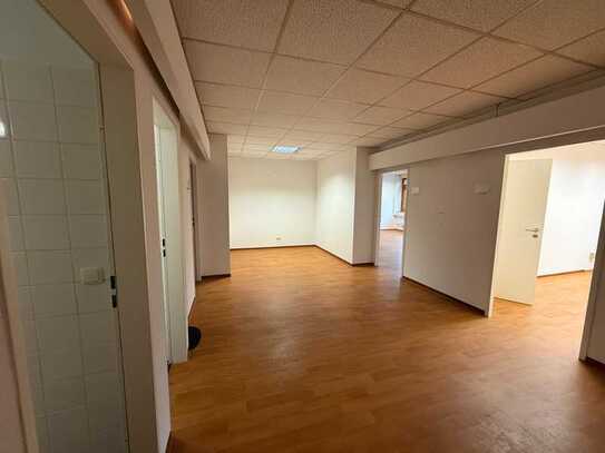 GEWERBEEINHEIT / BÜRO / PRAXIS IM ZENTRUM MIT CA. 127 M² ; FAHRSTUHL