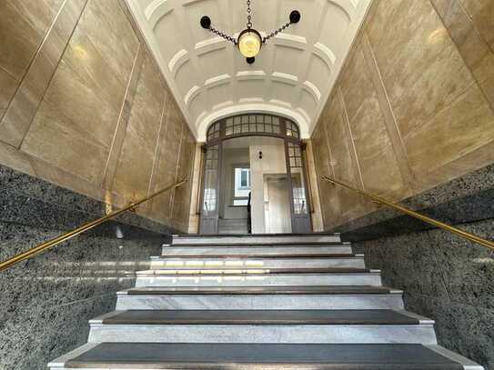 Renoviertes Büro in historischem Gebäude in der Altstadt