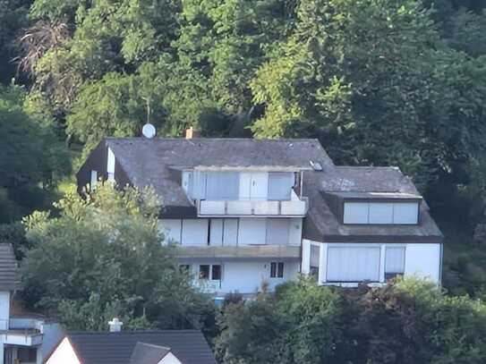 Wunderschöne großzügige 4-Zi.-Whg. mit tollen Blick auf die Burg von Burgthann