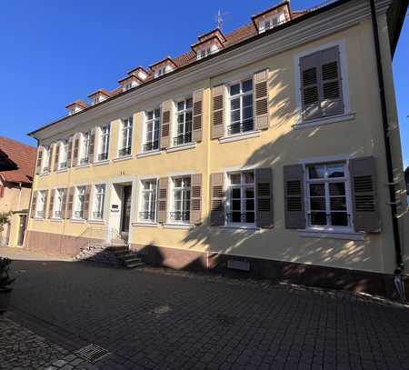 Stilvolle, modernisierte 2-Zimmer-Wohnung in Baden-Baden Steinbach