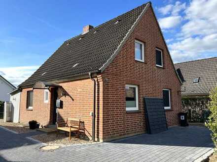 Top renoviertes und gut ausgestattetes Einfamilienhaus mit West- Terrasse in guter grüner Ortslage