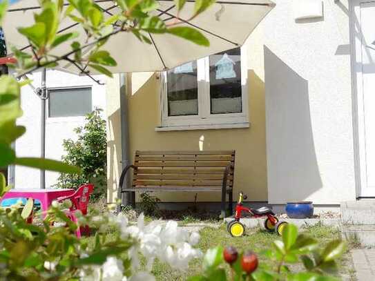 Familie mit kleinen Kindern! - TopLage - Eckhaus mit Garten und 2 Terrassen