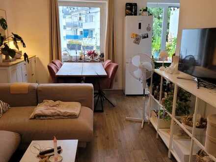 CHARMANTE RENOVIERTE WOHNUNG IN TOP LAGE mit Balkon IN FLINGERN NORD!