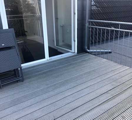 DACHTERRASSE - EINBAUKÜCHE - PARKETT - FEINPUTZ - MAISONETTE