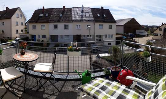 Schöne 2-Zimmer-Wohnung in 70599 Plieningen mit sonnigem Balkon und TG Duplexparker