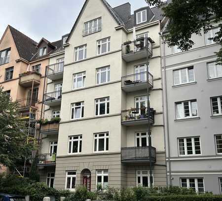 Geschmackvolle 3-Zimmer-Wohnung mit Balkon und EBK in Hamburg Winterhude